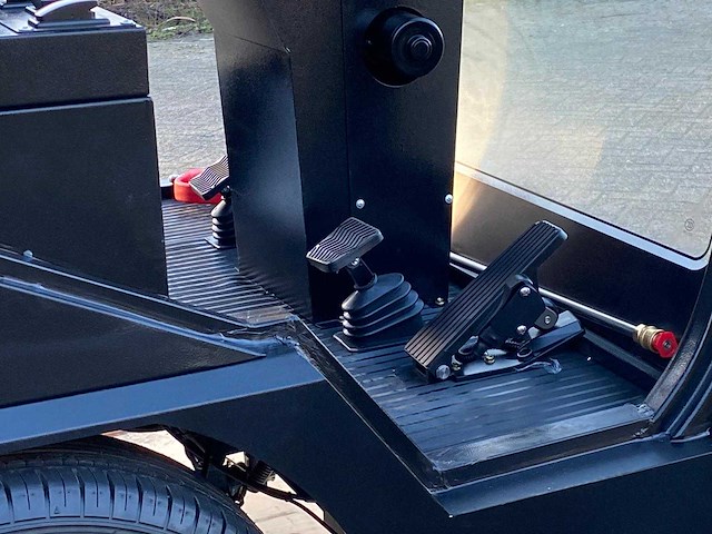 Kremer - 2025 - krs500 - zelfrijdende veegmachine - afbeelding 11 van  23