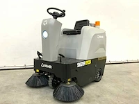 Kremer - 2025 - kryzs4 - zelfrijdende veegmachine - afbeelding 1 van  11