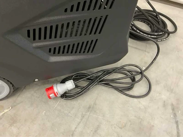 Kremer - kr7300 - heetwater hogedrukreiniger diesel - afbeelding 12 van  15