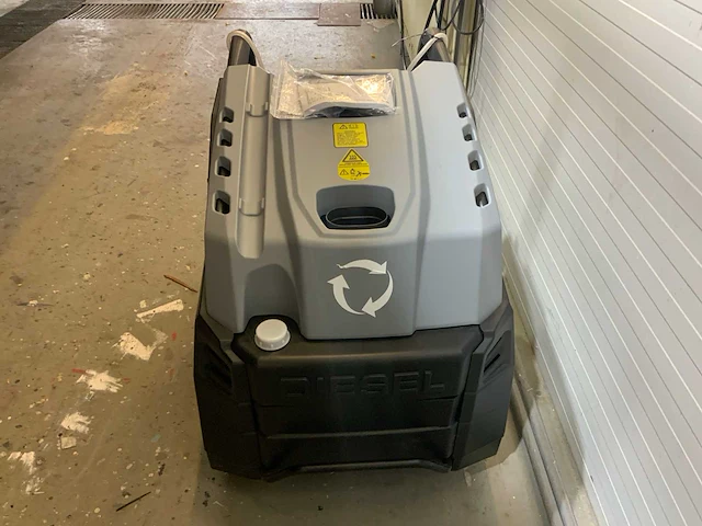 Kremer kw-7300wh diesel hogedrukreiniger koud warm - afbeelding 4 van  8