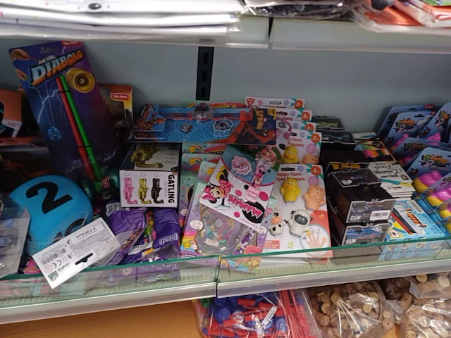 Krestpartij speelgoed van winkel 15 stuks mix geleverd - afbeelding 1 van  11