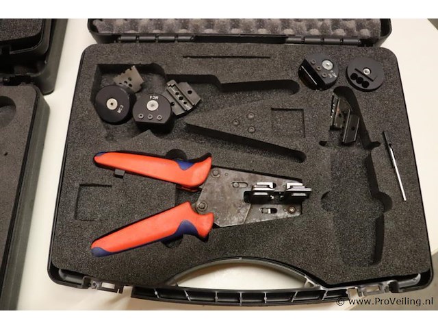 Krimptang in koffer & lege koffers (2 stuks) - afbeelding 2 van  8
