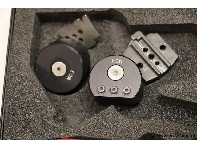 Krimptang in koffer & lege koffers (2 stuks) - afbeelding 5 van  8