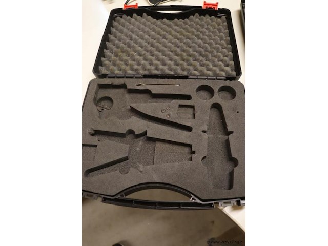 Krimptang in koffer & lege koffers (2 stuks) - afbeelding 7 van  8