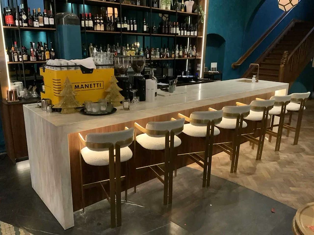 Krion by zw interior - bar taj mahal look - afbeelding 1 van  15