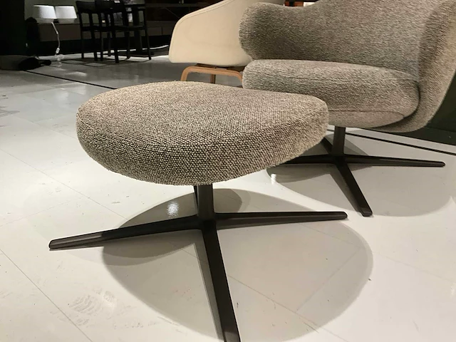 Kristalia dua relaxfauteuil inclusief voetbank - afbeelding 4 van  9