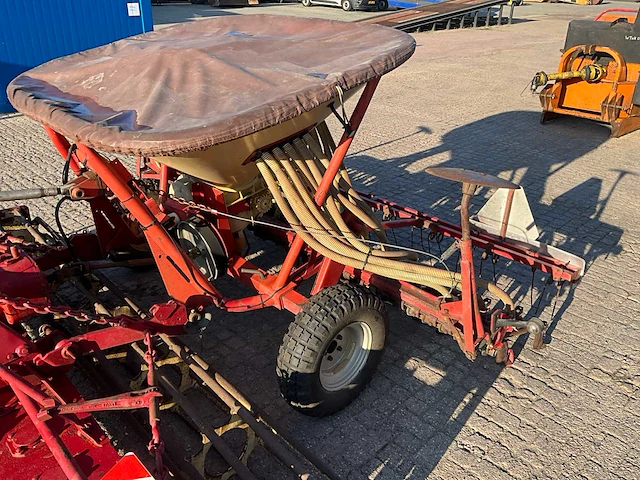 Krone / vicon kes 120/3000 rotorkopeg met zaaicombi - afbeelding 13 van  14