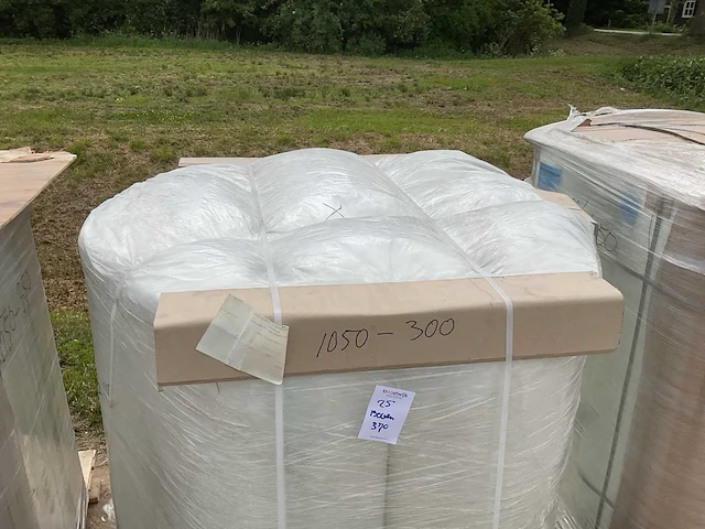 Krosglass a.s. mata pr 1004/300/105 polyester poedergebonden glasvezelmat op rol (4x) - afbeelding 2 van  3