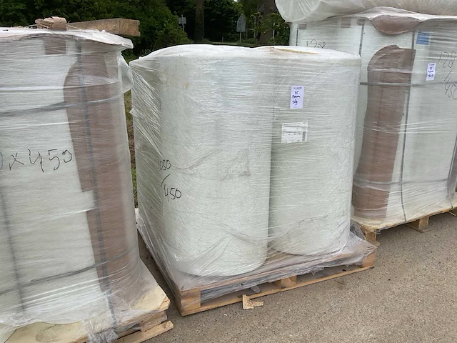 Krosglass a.s. mata pr 1004/450/105 polyester poedergebonden glasvezelmat op rol (4x) - afbeelding 2 van  3