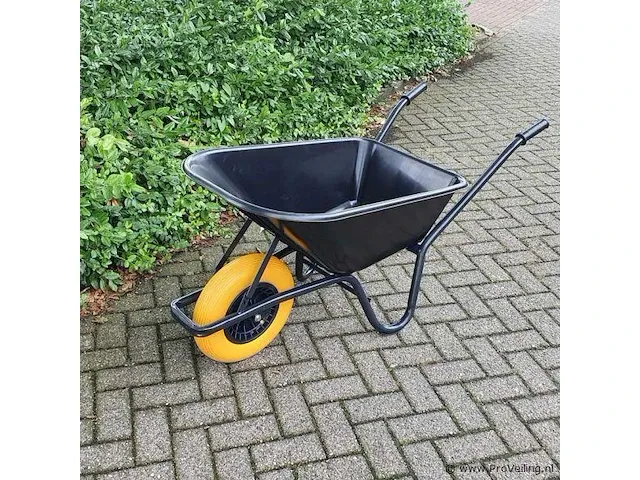 Kruiwagen kunststof zwarte bak 80 liter hq anti-lek - afbeelding 1 van  4