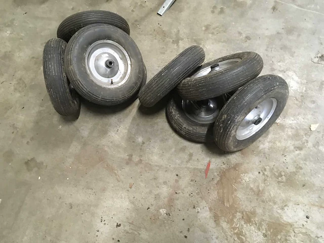 Kruiwagenwielen (8x) - afbeelding 1 van  4