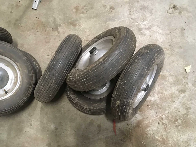 Kruiwagenwielen (8x) - afbeelding 3 van  4
