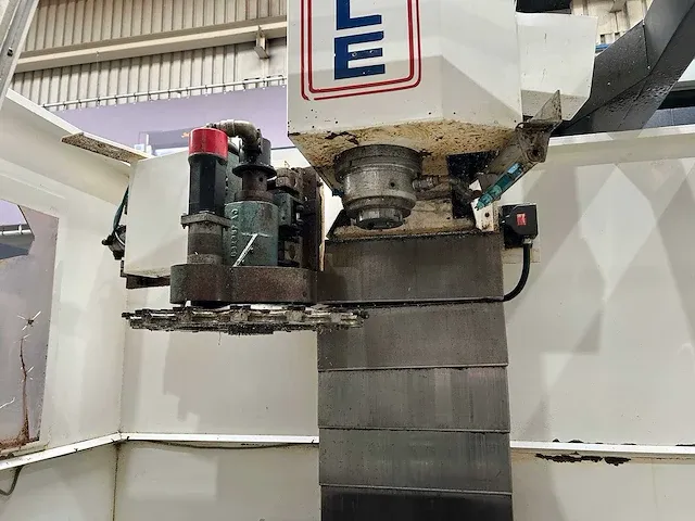 Kryle - vmc 500 b - cnc freesmachine - 1990 - afbeelding 2 van  17