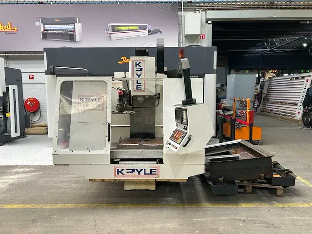 Kryle - vmc 500 b - cnc freesmachine - 1990 - afbeelding 1 van  17