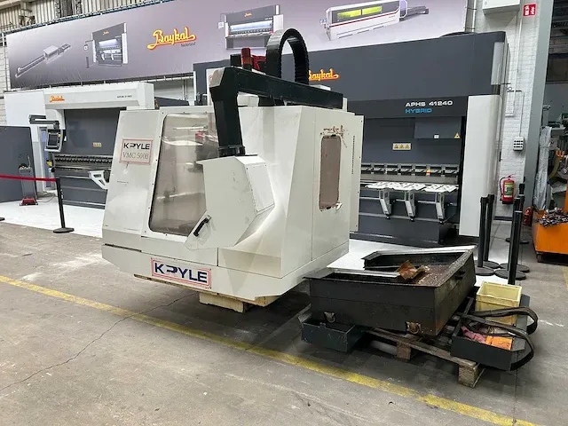 Kryle - vmc 500 b - cnc freesmachine - 1990 - afbeelding 10 van  17