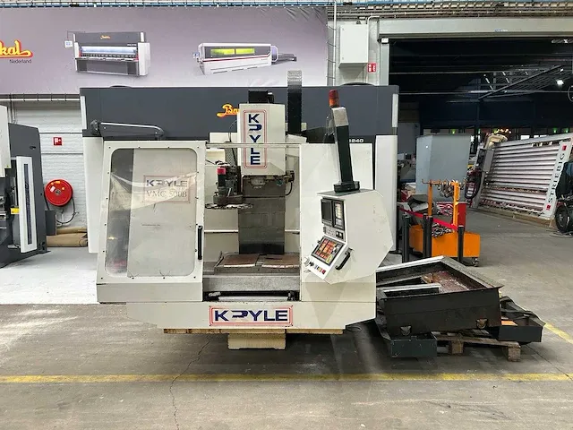Kryle - vmc 500 b - cnc freesmachine - 1990 - afbeelding 12 van  17