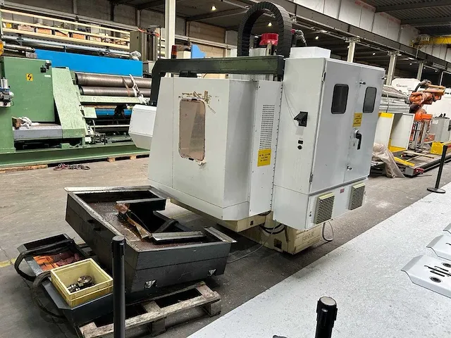 Kryle - vmc 500 b - cnc freesmachine - 1990 - afbeelding 13 van  17