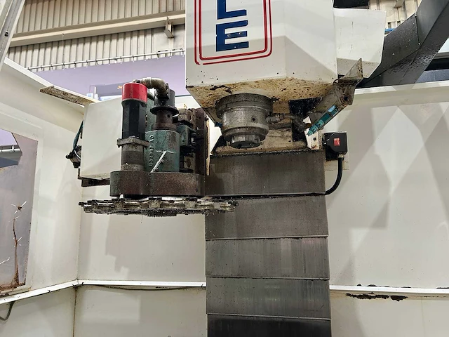 Kryle - vmc 500 b - cnc freesmachine - 1990 - afbeelding 2 van  17
