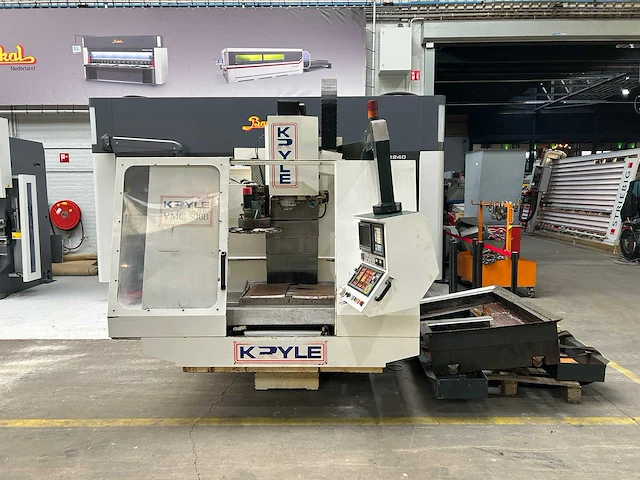 Kryle - vmc 500 b - cnc freesmachine - 1990 - afbeelding 12 van  17