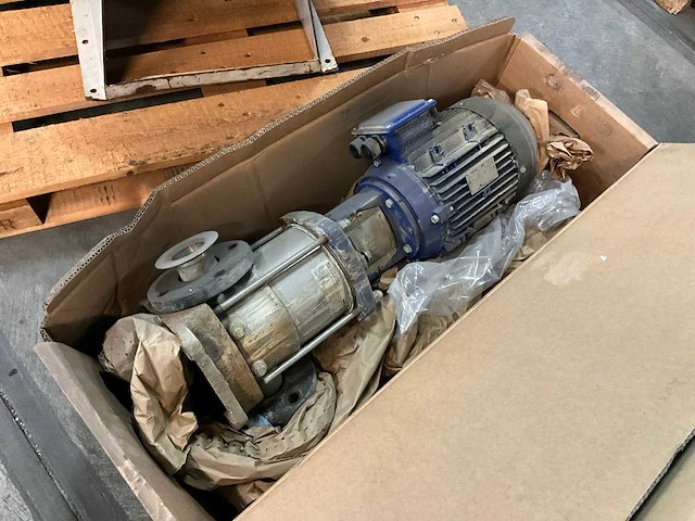 Ksb movitec vf 15/4 c verticale meertrapscentrifugaalpomp - afbeelding 1 van  8