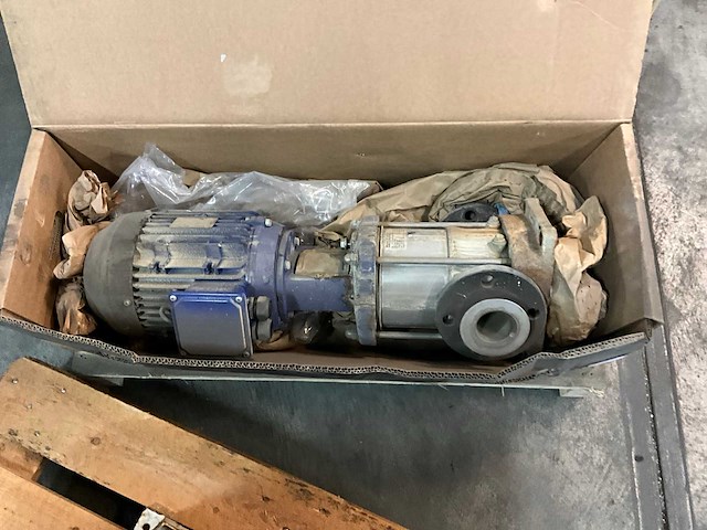 Ksb movitec vf 15/4 c verticale meertrapscentrifugaalpomp - afbeelding 2 van  8