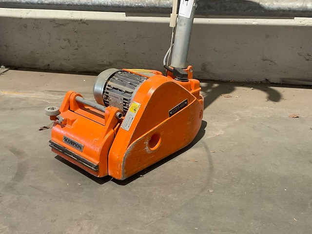 Kt kunzle & tasin scorpion parketschuurmachine - afbeelding 7 van  10