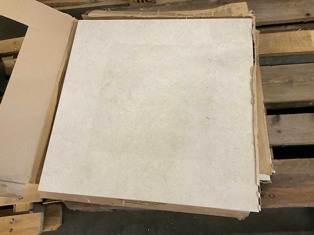 Ktl vloertegel ca. 4,3 m² - afbeelding 1 van  3