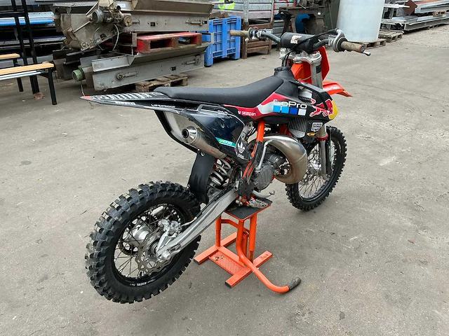 Ktm crossmotor 85cc - afbeelding 16 van  21