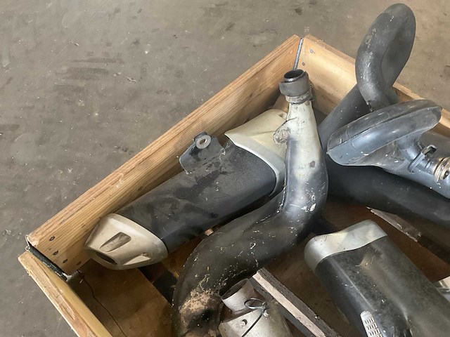 Ktm motor uitlaten - afbeelding 5 van  6