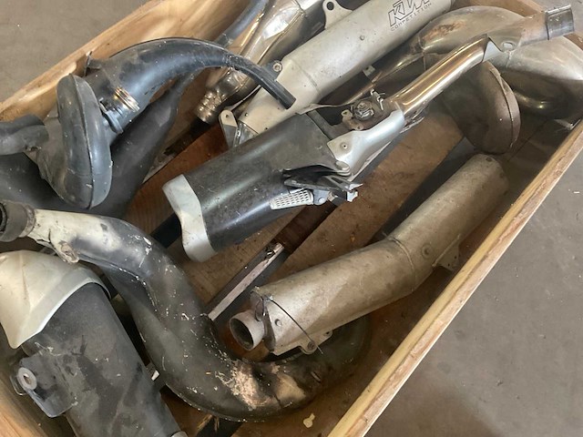 Ktm motor uitlaten - afbeelding 6 van  6