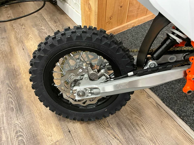 Ktm sx-e 3 mini-crosser - afbeelding 6 van  11