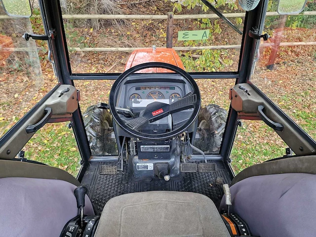 Kubota - gl-27 - utility tractor - stuurbekrachtiging - cabine - afbeelding 3 van  18