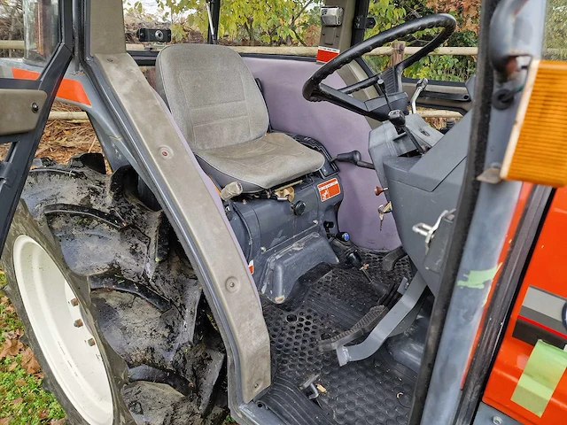 Kubota - gl-27 - utility tractor - stuurbekrachtiging - cabine - afbeelding 5 van  18