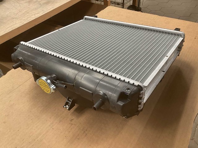 Kubota 1g952-72060 radiator - afbeelding 6 van  8