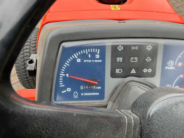 Kubota b2100 smalspoortractor - afbeelding 3 van  16