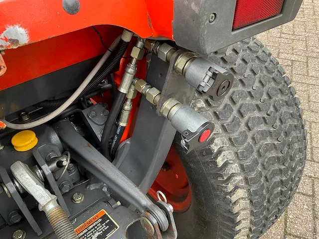 Kubota b2100 smalspoortractor - afbeelding 6 van  16