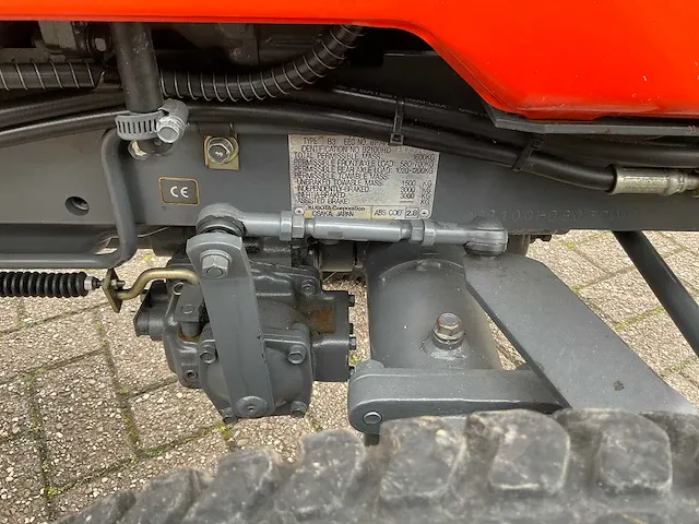 Kubota b2100 smalspoortractor - afbeelding 8 van  16