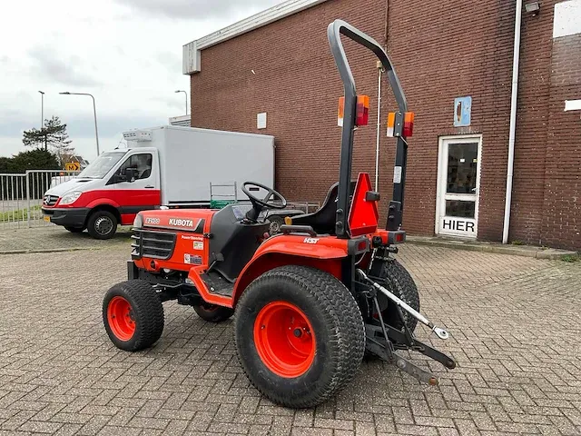 Kubota b2100 smalspoortractor - afbeelding 11 van  16