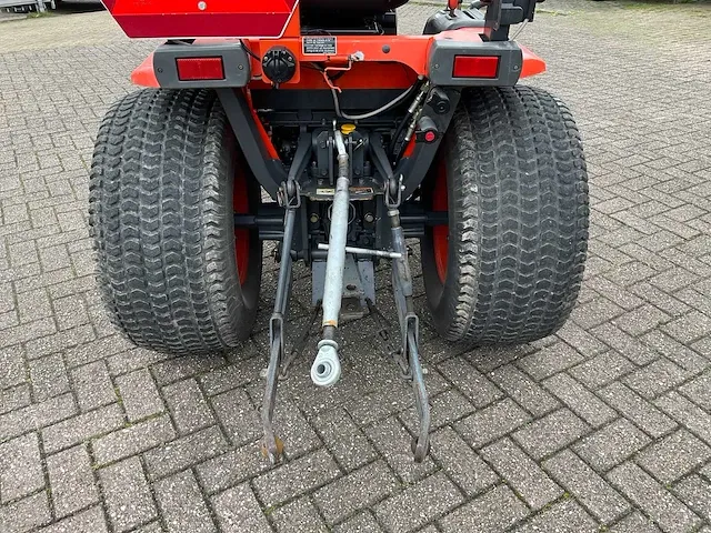 Kubota b2100 smalspoortractor - afbeelding 12 van  16