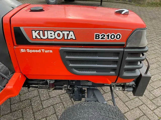 Kubota b2100 smalspoortractor - afbeelding 13 van  16