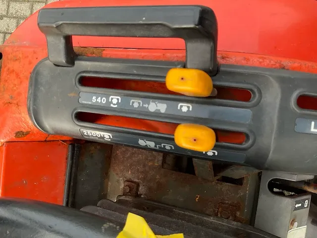 Kubota b2410 hst minitractor - afbeelding 8 van  29