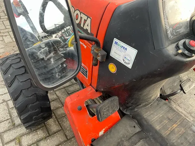 Kubota b2410 hst minitractor - afbeelding 10 van  29