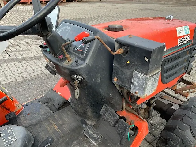Kubota b2410 hst minitractor - afbeelding 20 van  29