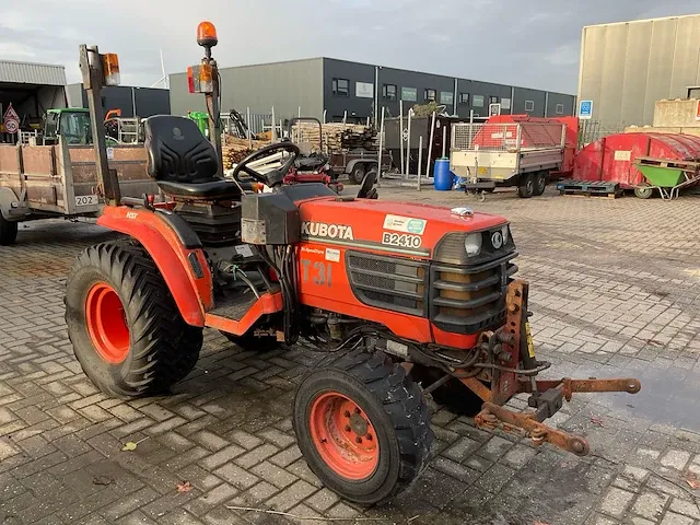 Kubota b2410 hst minitractor - afbeelding 12 van  29