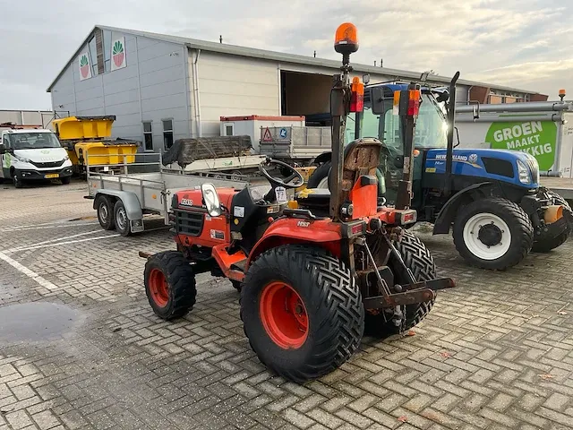 Kubota b2410 hst minitractor - afbeelding 24 van  29