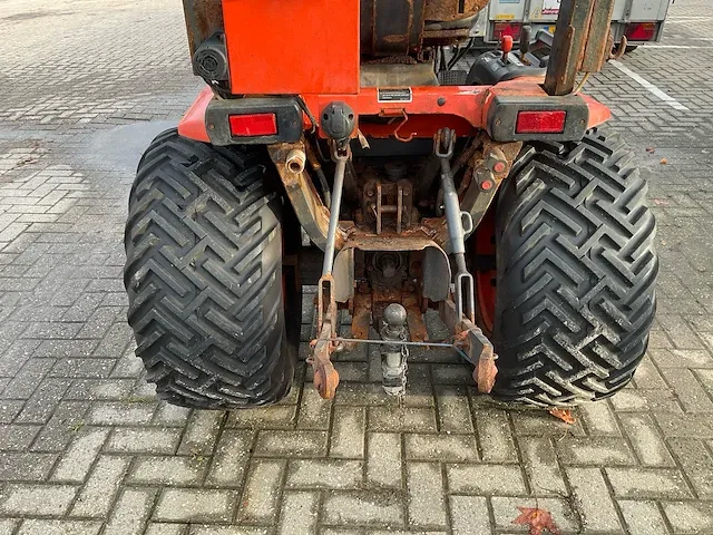 Kubota b2410 hst minitractor - afbeelding 25 van  29