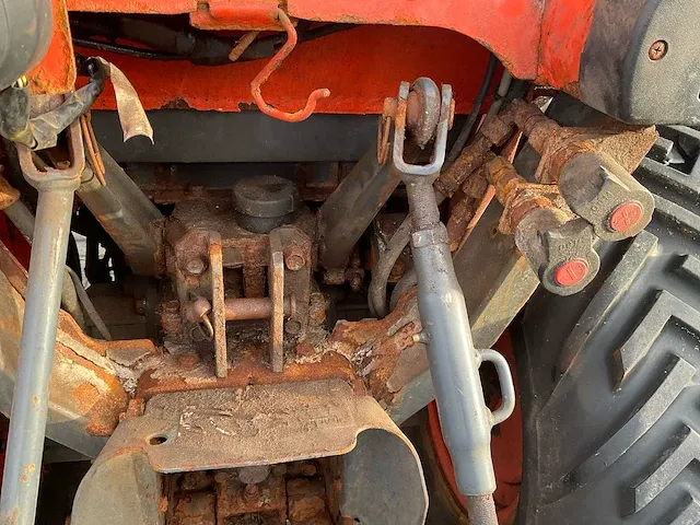 Kubota b2410 hst minitractor - afbeelding 28 van  29