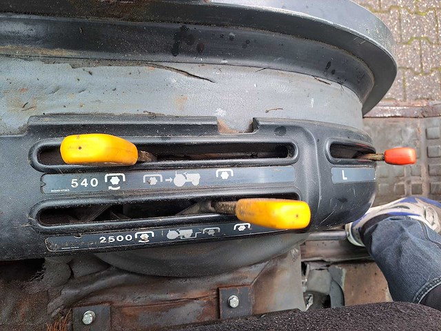 Kubota b4 minitractor met nimos aanhanger - afbeelding 5 van  17