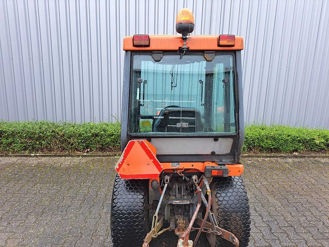 Kubota b4 minitractor met nimos aanhanger - afbeelding 16 van  17