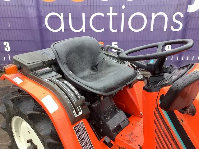 Kubota b52 mini tractor/trekker - afbeelding 12 van  13
